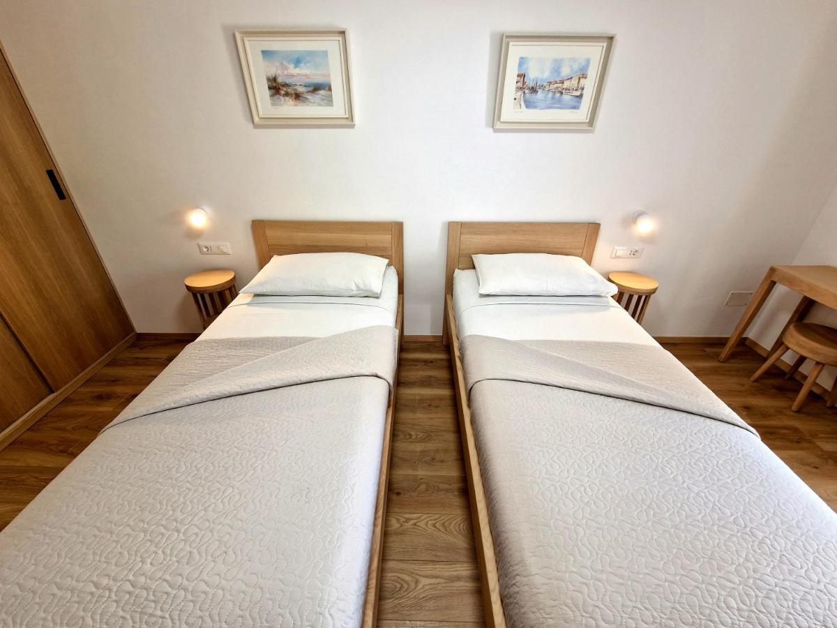 Apartments Cerin-Ровинь Экстерьер фото