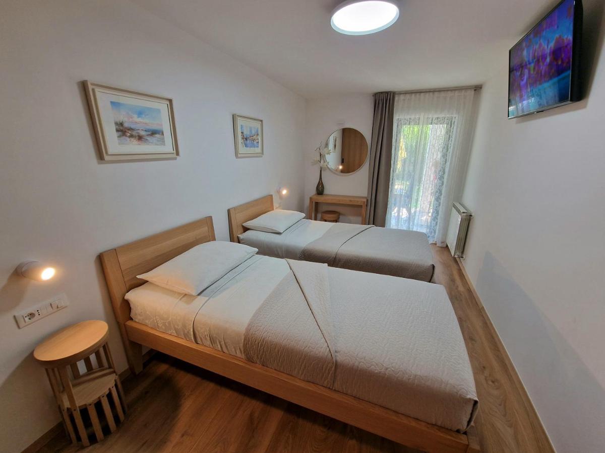 Apartments Cerin-Ровинь Экстерьер фото